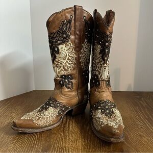 Chic Embroidered Brown and Cream Heeled Boots